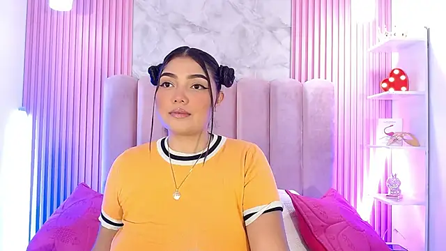ArianaRougee online show from May 7, 2026, 10:40 am