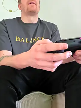 HotCouple1995xx online show from February 24, 2026, 10:05 am