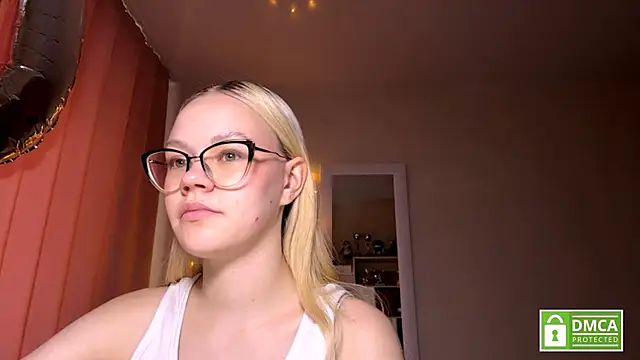 Snapshot of MiaCashe chatting on May 10, 2026, 3:25 pm MiaCashe online show from May 10, 2026, 3:25 pm