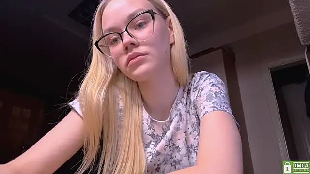 MiaCashe online show from February 24, 2026, 5:36 pm