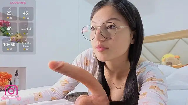 eva depp  online show from March 12, 2026, 10:19 am