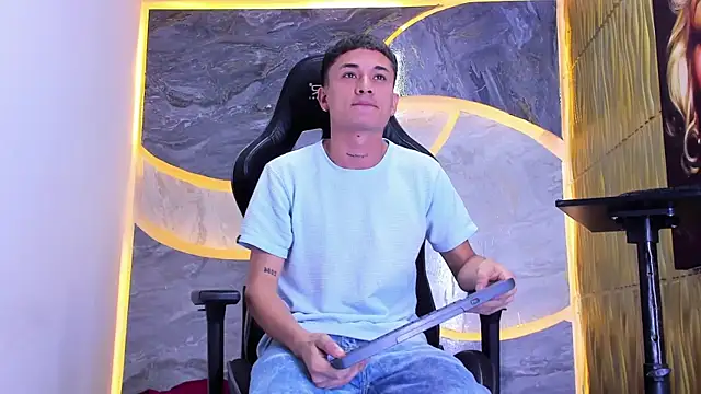 Matheus Ic  online show from February 26, 2026, 7:25 pm