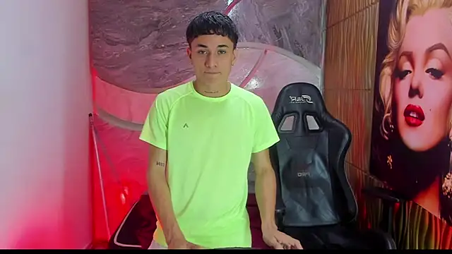 Matheus Ic  online show from April 8, 2026, 8:32 pm