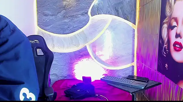 Matheus Ic  online show from April 5, 2026, 7:53 pm