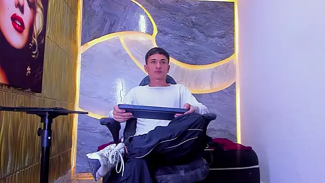 Matheus Ic  online show from March 1, 2026, 7:58 pm