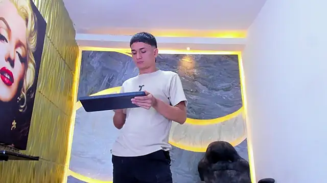 Matheus Ic  online show from March 7, 2026, 7:52 pm