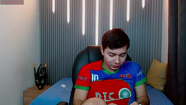 Julian Smith21 online show from March 23, 2026, 2:55 am