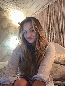 MatureQueen41 online show from February 28, 2026, 7:46 pm