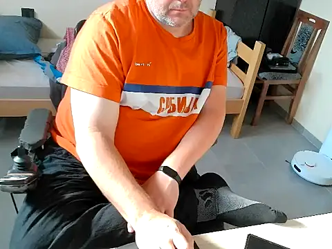 Snapshot of pozitiva000 chatting on July 18, 2026, 4:04 pm pozitiva000 online show from July 18, 2026, 4:04 pm