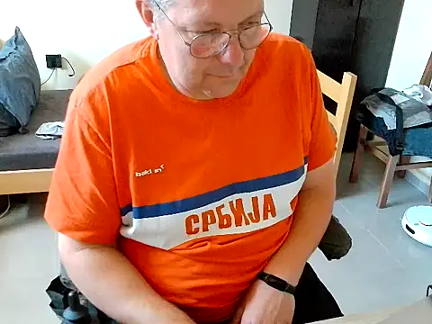 Snapshot of pozitiva000 chatting on June 28, 2026, 10:43 am pozitiva000 online show from June 28, 2026, 10:43 am
