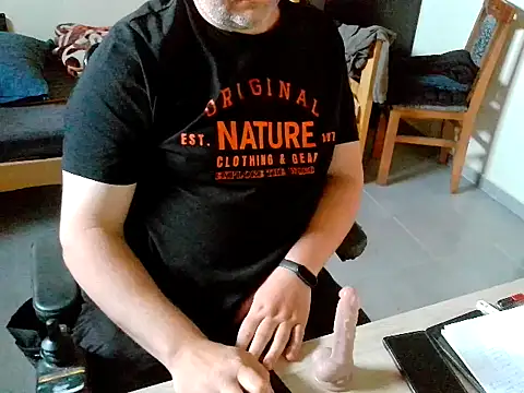 pozitiva000 online show from April 26, 2026, 4:37 pm