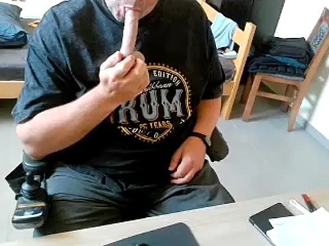 pozitiva000 online show from April 22, 2026, 11:28 am