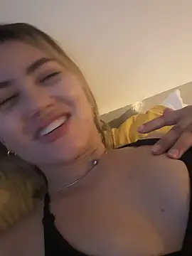 AzuraWave  online show from April 12, 2026, 11:19 pm