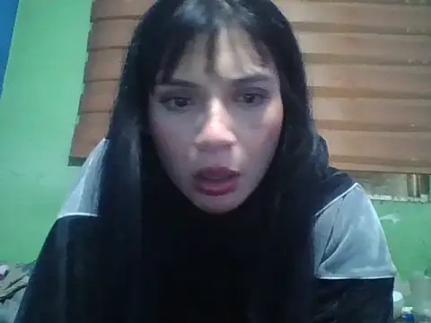 Snapshot of Soylilayblue chatting on May 17, 2026, 7:19 am Soylilayblue online show from May 17, 2026, 7:19 am