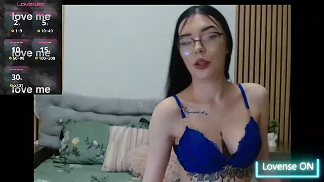 Snapshot of Ella_Chloe21 chatting on March 28, 2026, 10:33 pm Ella Chloe21 online show from March 28, 2026, 10:33 pm