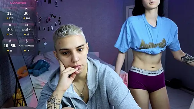 LuxuryLoverss online show from May 4, 2026, 11:13 am