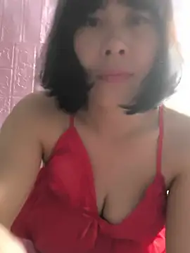 juicy-milu online show from June 14, 2026, 3:13 pm