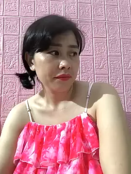 juicy-milu online show from June 26, 2026, 5:30 pm