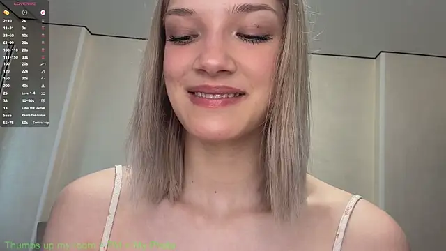 Snapshot of Carolini_i chatting on July 6, 2026, 4:20 pm Carolini i online show from July 6, 2026, 4:20 pm