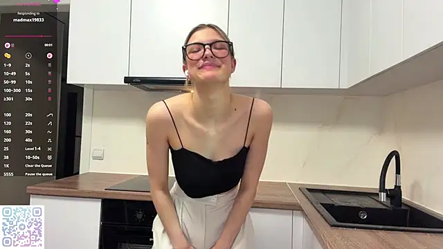 Snapshot of Carolini_i chatting on June 14, 2026, 4:19 pm Carolini i online show from June 14, 2026, 4:19 pm