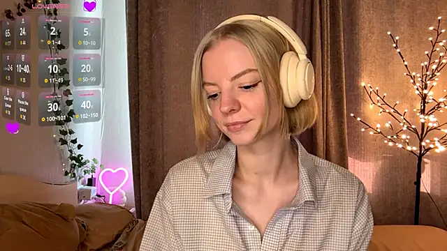 Snapshot of Marry_Sornatiko chatting on June 4, 2026, 4:11 pm Marry Sornatiko online show from June 4, 2026, 4:11 pm