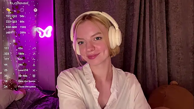 Snapshot of Marry_Sornatiko chatting on July 23, 2026, 6:04 pm Marry Sornatiko online show from July 23, 2026, 6:04 pm