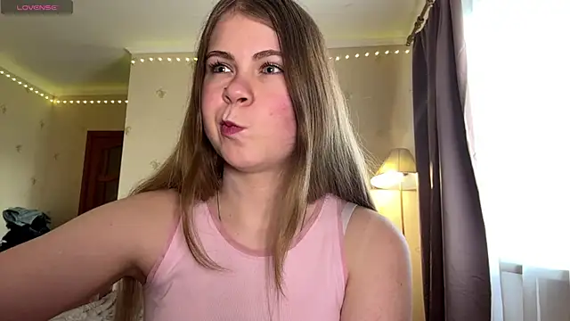 Amy Maev online show from May 11, 2026, 11:33 am
