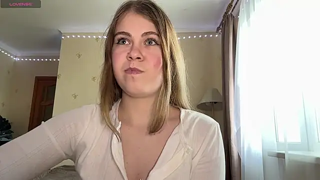 Amy Maev online show from April 23, 2026, 12:29 pm