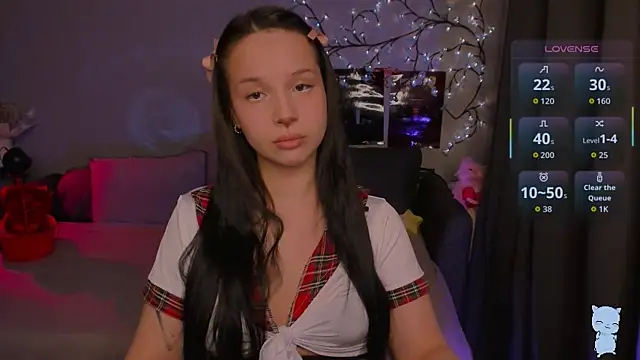 Snapshot of SoftyMooon chatting on March 28, 2026, 7:04 pm SoftyMooon online show from March 28, 2026, 7:04 pm