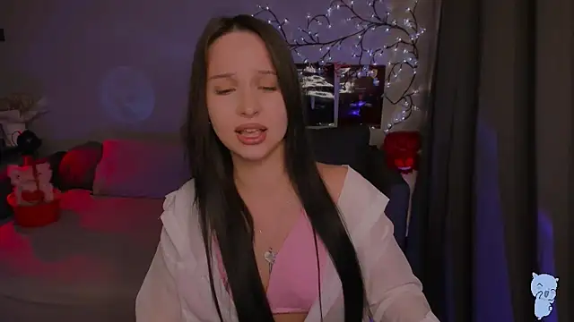 Snapshot of SoftyMooon chatting on March 24, 2026, 7:36 pm SoftyMooon online show from March 24, 2026, 7:36 pm