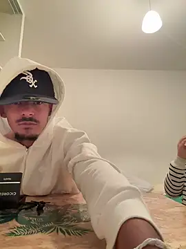 Snapshot of lamoul2334 chatting on March 22, 2026, 7:15 pm lamoul2334 online show from March 22, 2026, 7:15 pm