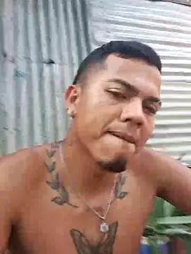 Snapshot of aron_yael chatting on February 25, 2026, 7:36 pm aron yael online show from February 25, 2026, 7:36 pm