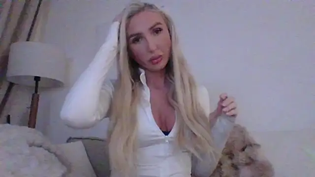 kinkykara25 online show from April 26, 2026, 10:51 pm