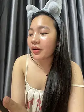 Snapshot of Meo_nho chatting on April 14, 2026, 2:11 pm Meo nho online show from April 14, 2026, 2:11 pm