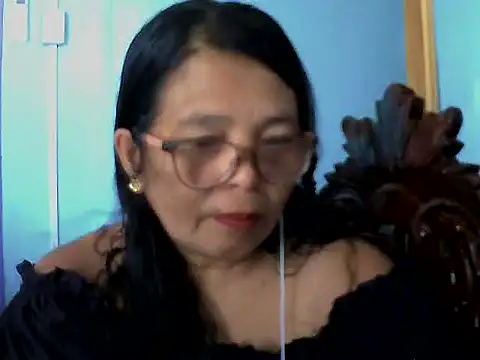 Snapshot of Flowerblossom123 chatting on June 16, 2026, 2:44 am Flowerblossom123 online show from June 16, 2026, 2:44 am