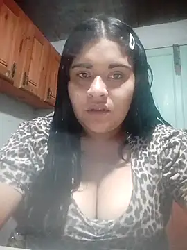 Snapshot of Orianamzn21 chatting on March 14, 2026, 1:44 am Orianamzn21 online show from March 14, 2026, 1:44 am