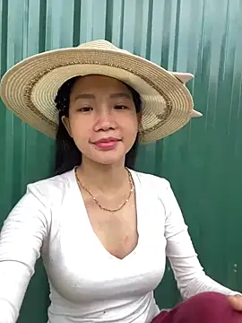 Snapshot of Miumieu2 chatting on April 11, 2026, 9:02 am Miumieu2 online show from April 11, 2026, 9:02 am