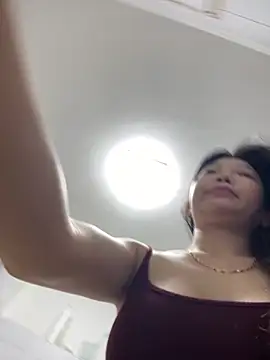 Snapshot of Miumieu2 chatting on March 12, 2026, 3:23 am Miumieu2 online show from March 12, 2026, 3:23 am