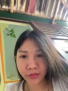 Snapshot of Miumieu2 chatting on April 12, 2026, 9:23 am Miumieu2 online show from April 12, 2026, 9:23 am