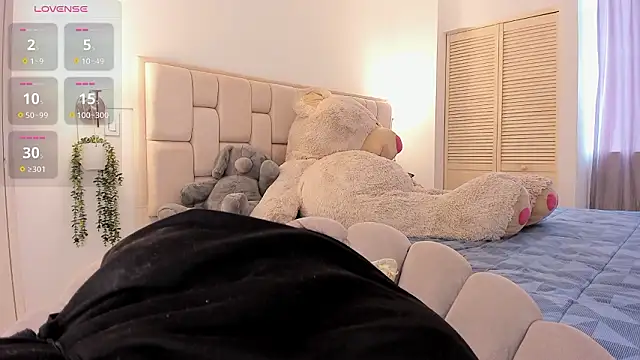 Yasmin cute online show from March 6, 2026, 9:21 pm