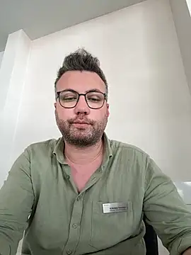 Snapshot of berkay977 chatting on May 11, 2026, 12:06 pm berkay977 online show from May 11, 2026, 12:06 pm