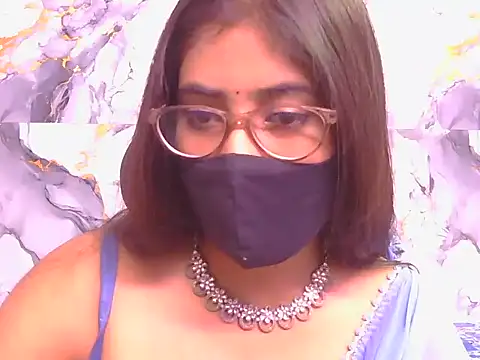 Aayesha-queen online show from May 11, 2026, 3:52 am