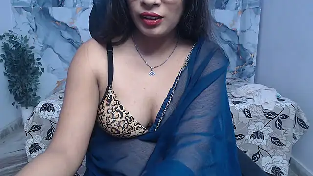 Aayesha-queen online show from July 13, 2026, 4:34 am