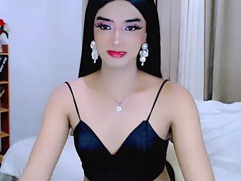 Queeny Cassandra online show from May 23, 2026, 6:12 am