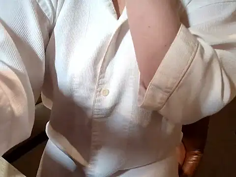 Snapshot of emi_chan_7 chatting on June 3, 2026, 1:12 pm emi chan 7 online show from June 3, 2026, 1:12 pm