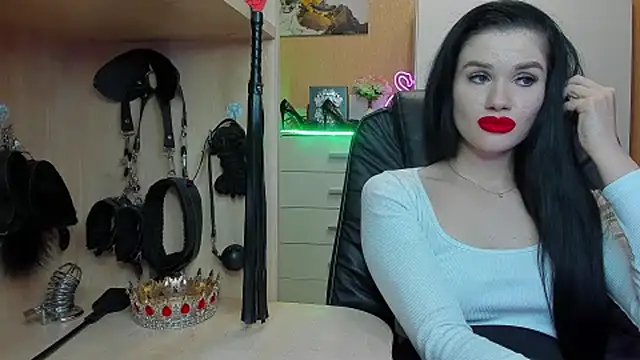 KristiTopxx online show from June 17, 2026, 7:35 pm