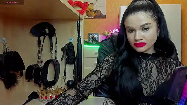 KristiTopxx online show from May 10, 2026, 8:00 pm