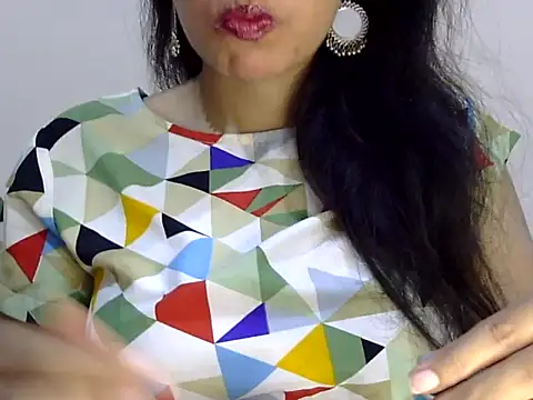 Neha Sharma2 online show from April 15, 2026, 9:48 am