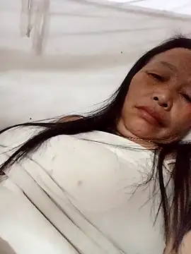 heesuu11 online show from April 19, 2026, 6:32 pm