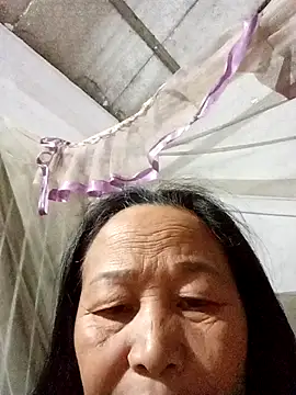 heesuu11 online show from April 26, 2026, 11:51 am